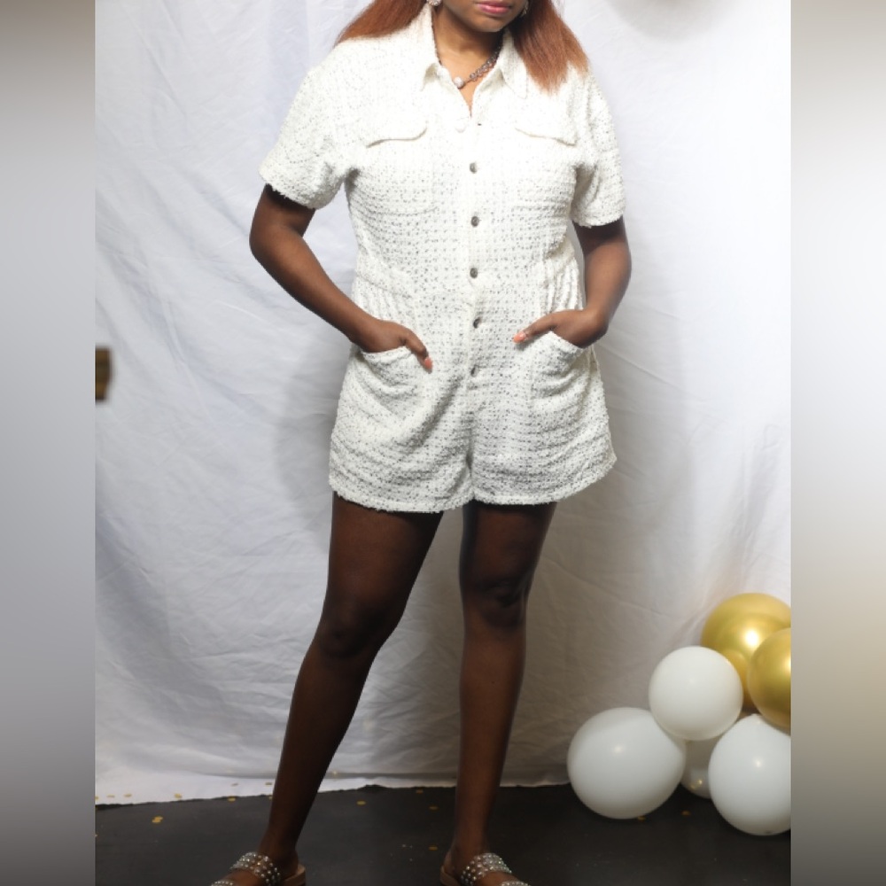 White • Size L • Short Sleeve Tweed Romper • With Pockets